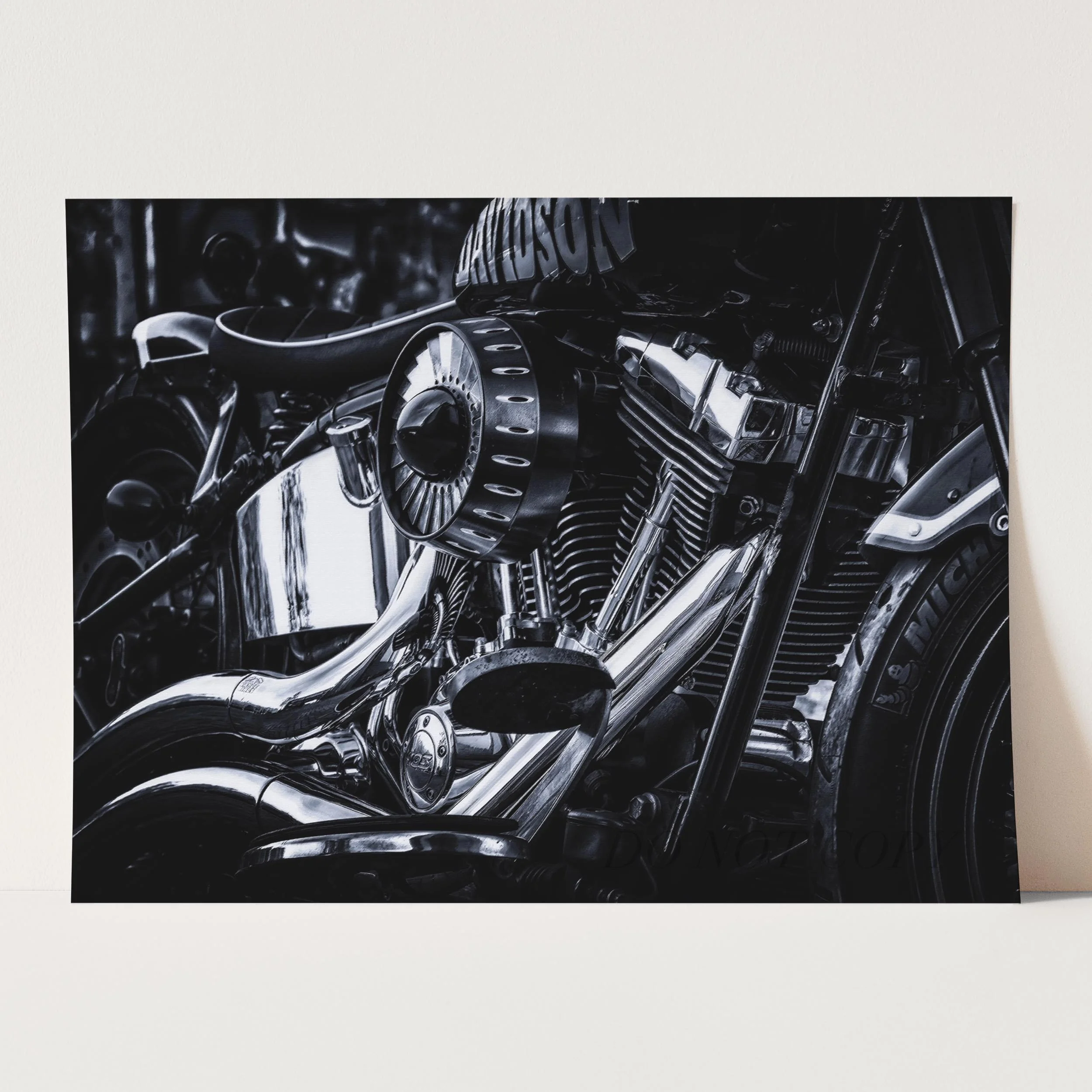 Harley Davidson Motorcycle - Image 5