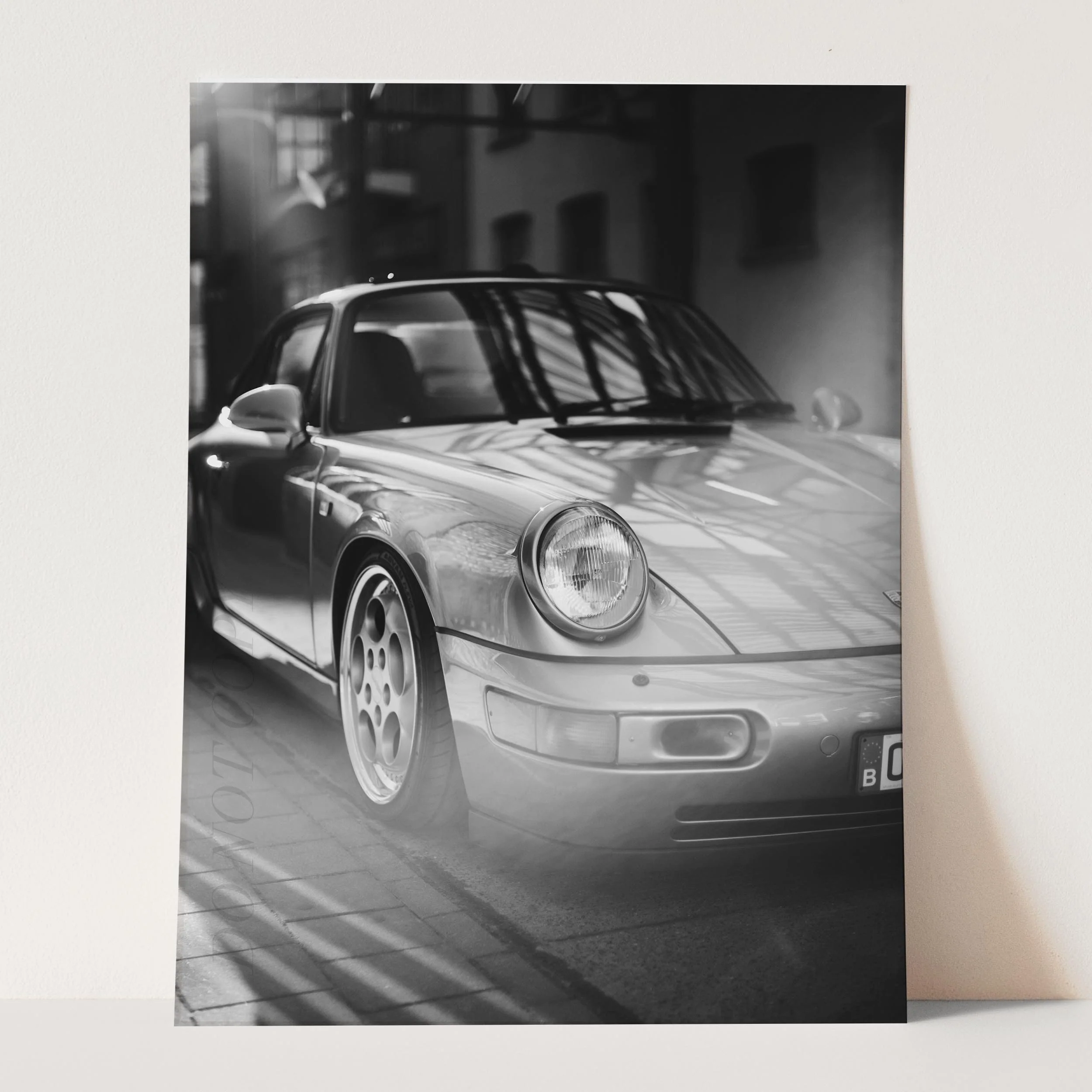 Vintage Silver Porsche - Image 5